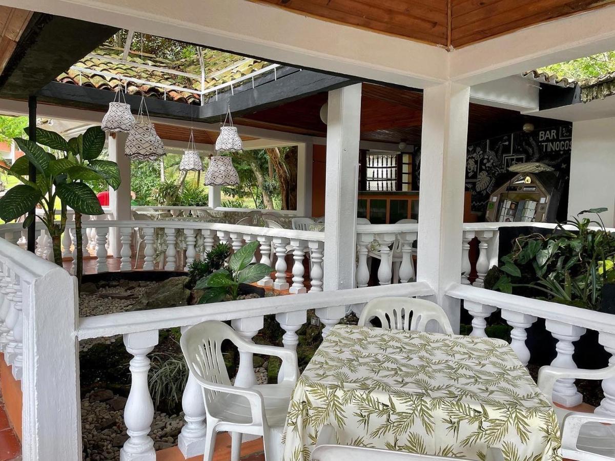 Hotel Hacienda El Diamante Вилета Екстериор снимка
