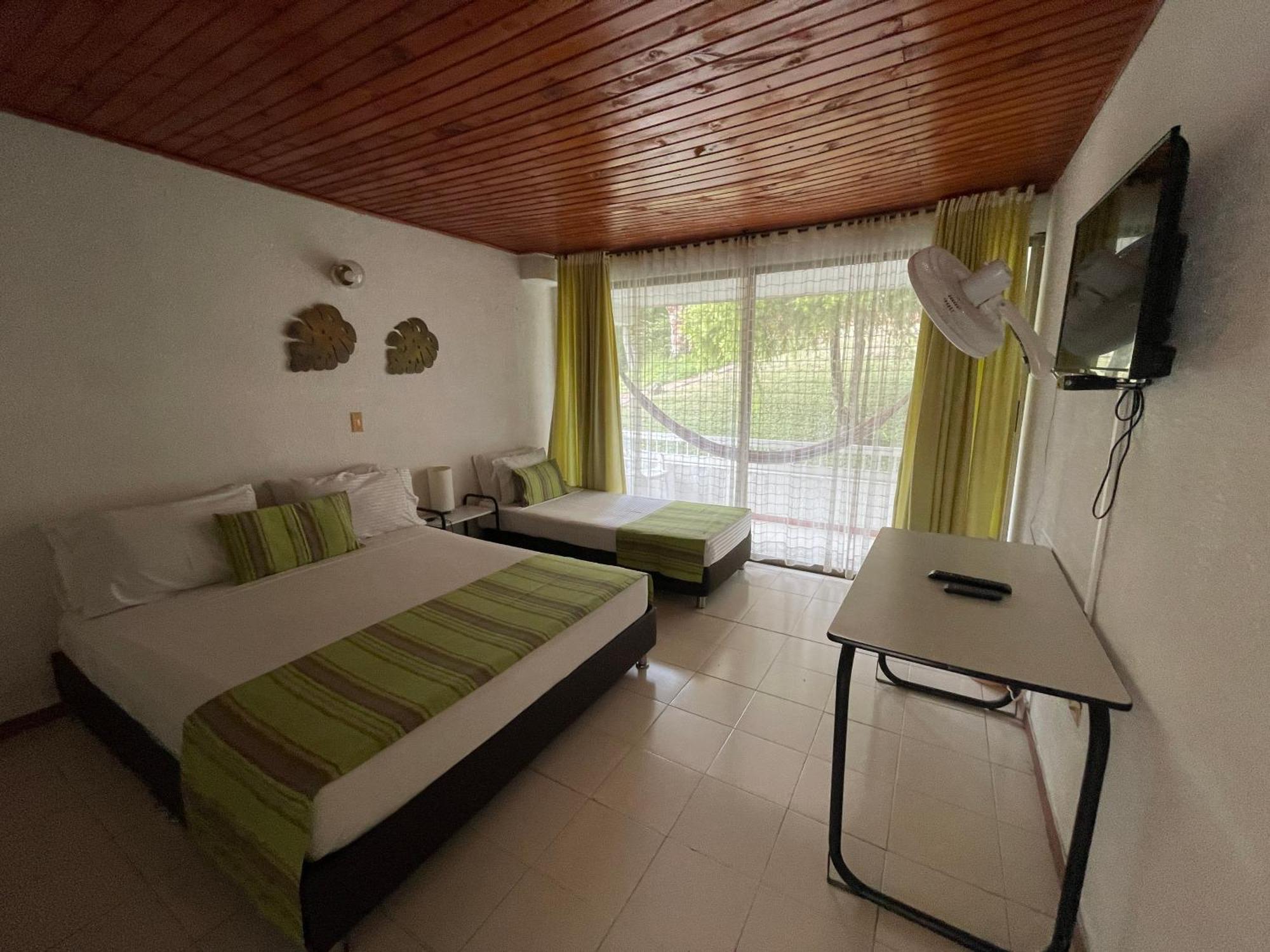 Hotel Hacienda El Diamante Вилета Екстериор снимка