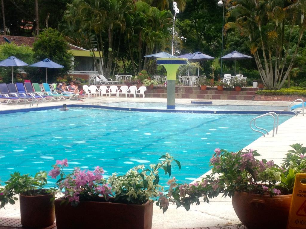 Hotel Hacienda El Diamante Вилета Екстериор снимка